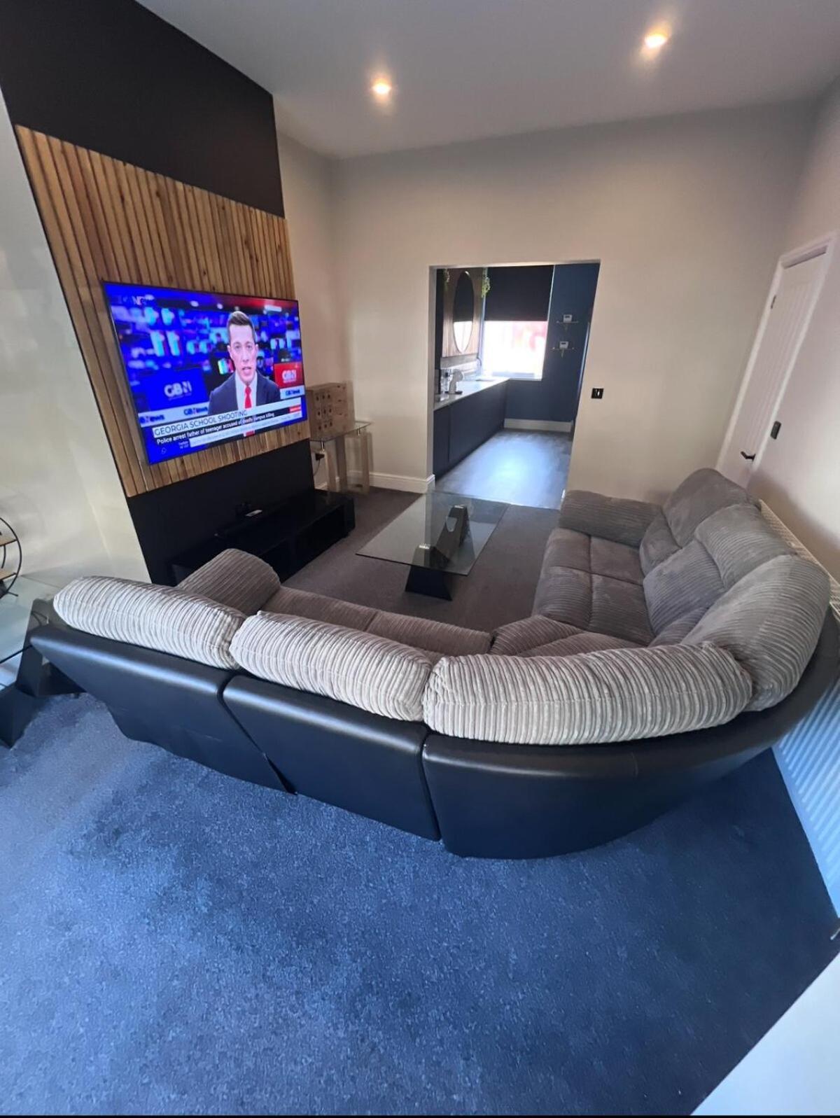 Modern 5 Bedroom Terraced Luxurious House Колуин Бей Екстериор снимка